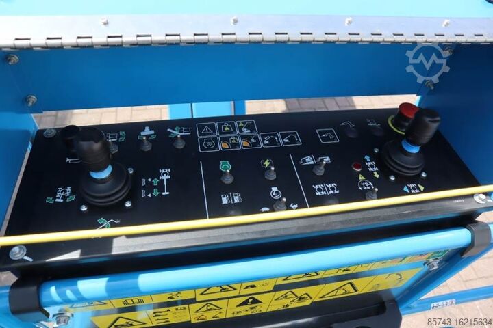 Teleskopbühne Genie S65XC Trax Valid inspection, *Guarantee! Diesel, 4