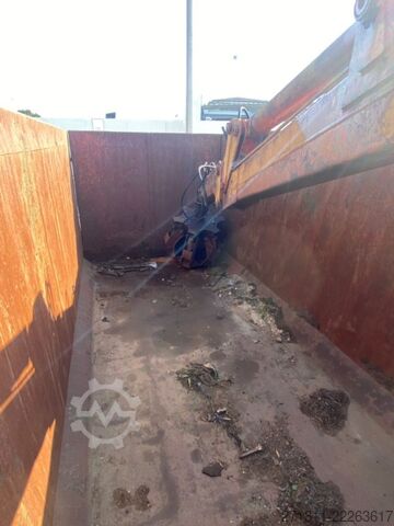 Roll-off container  CONTAINER SCARRABILE USATO A CIELO APERTO CON GRU