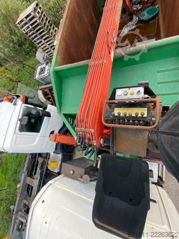 Roll-off container  CONTAINER SCARRABILE USATO A CIELO APERTO CON GRU