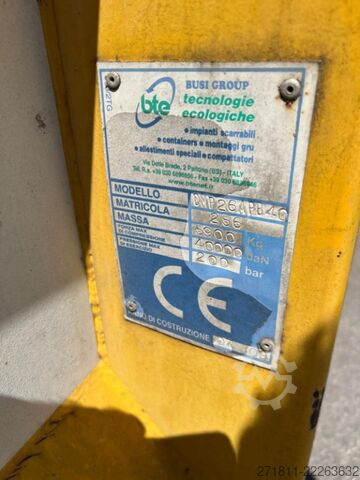 Roll-off container  COMPATTATORE USATO SCARRABILE A CASSETTO