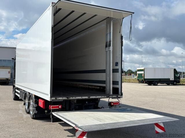 LKW mit Kofferaufbau  Actros 2553LL LENK/LIFT