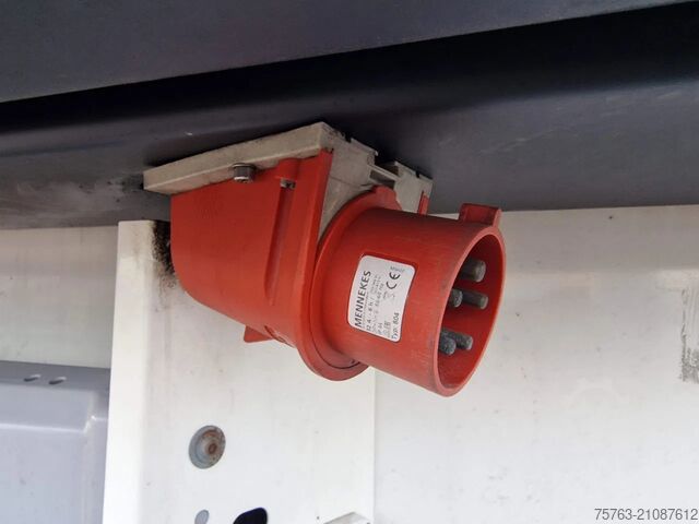 Kühl-/Tiefkühltransport Schmitz Cargobull SCB*S3B - Frigo Schmitz - Hooks/Rohrbahnen/Vlee...