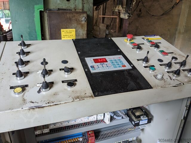 Komplettes Sägewerk MANITOU 3 t, Allradantrieb GILLET REYNEPONT MEM 