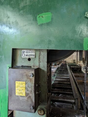 Komplettes Sägewerk MANITOU 3 t, Allradantrieb GILLET REYNEPONT MEM 