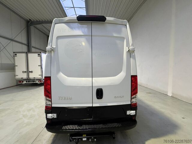 High top van IVECO Daily 50C18 Kastenwagen *Navi*Ahk**