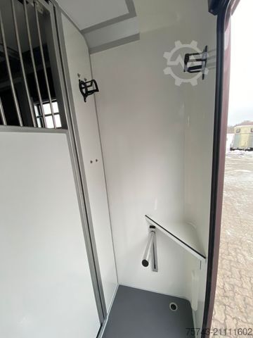 Viehtransporter RENAULT Master STX 5 Sitzer Haras ex. Lang Automatik