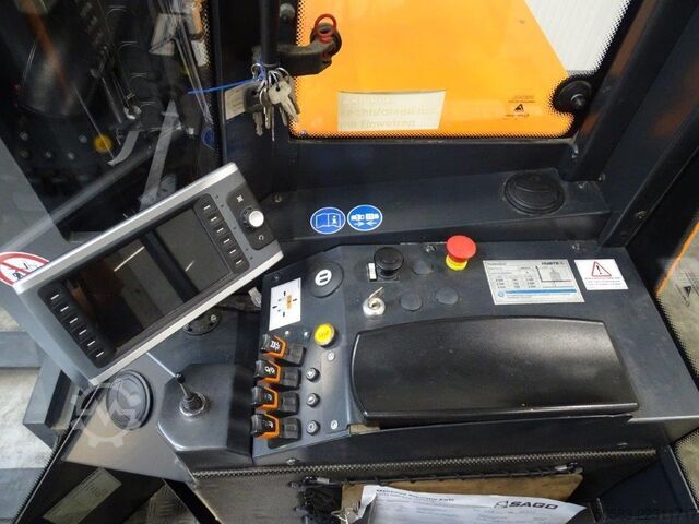 Four-way side loader Hubtex DQX45-D