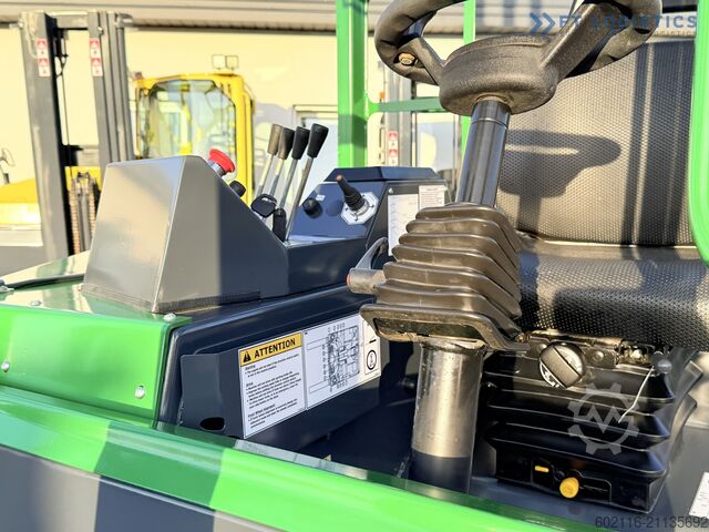 Vierwegestapler Combilift CB4000 GAS TRIPLEX 5200 POSITIONER