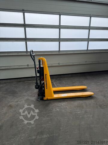 Hochhubwagen / Scherenhebebühnen Jungheinrich AMX10e