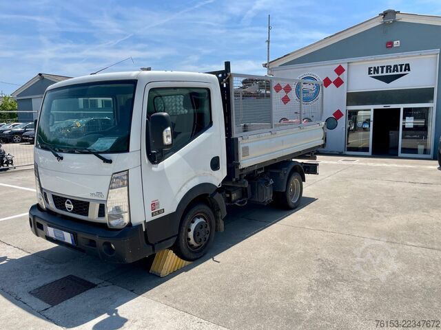 Three-way tipper Nissan NT 400