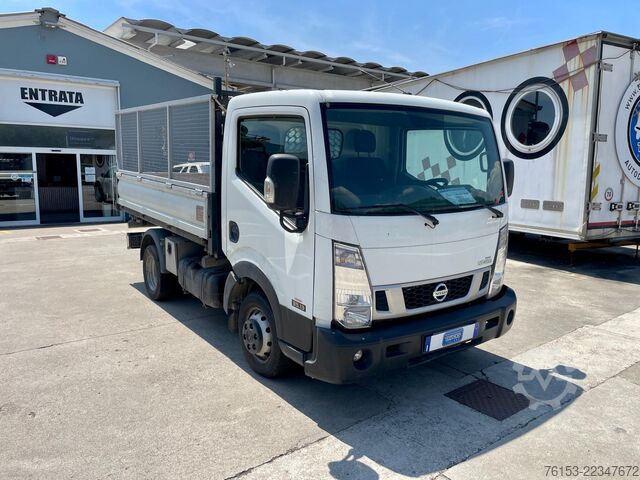 Three-way tipper Nissan NT 400
