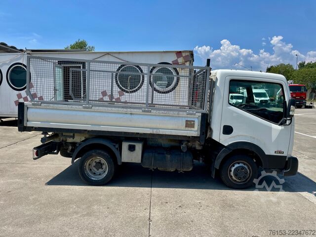 Three-way tipper Nissan NT 400