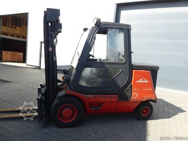 Electric 4-wheel forklift Linde E40P