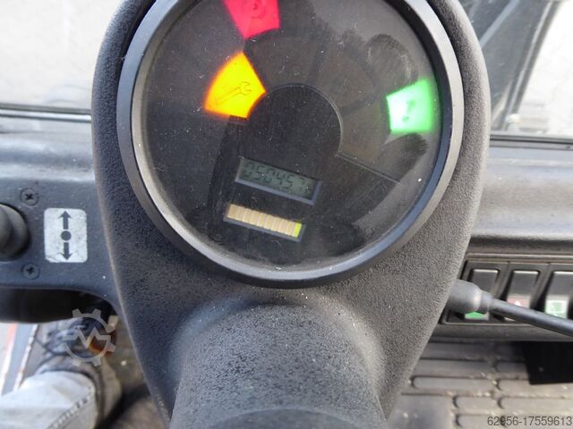 Electric 4-wheel forklift Linde E40P