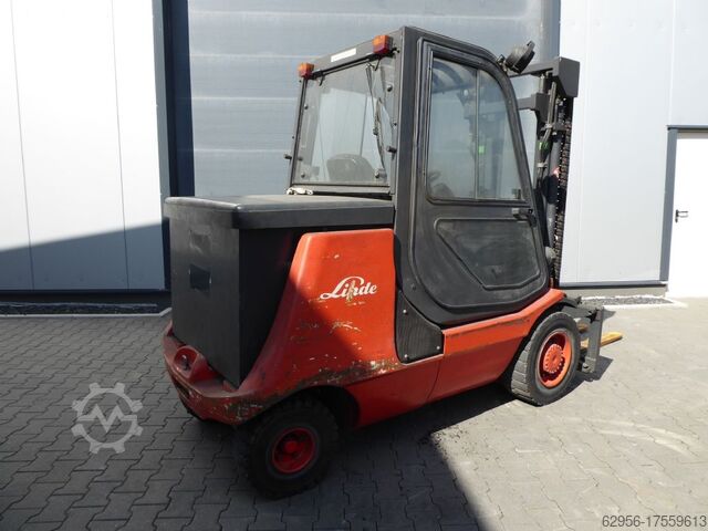 Electric 4-wheel forklift Linde E40P