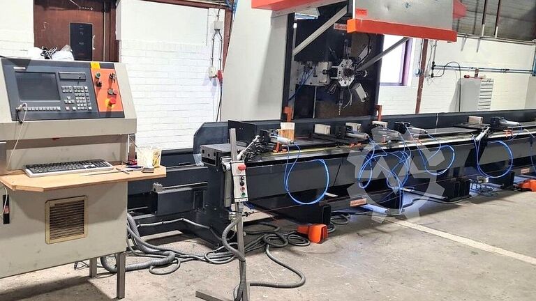 Stabbearbeitungszentrum ELUMATEC SBZ 130/01