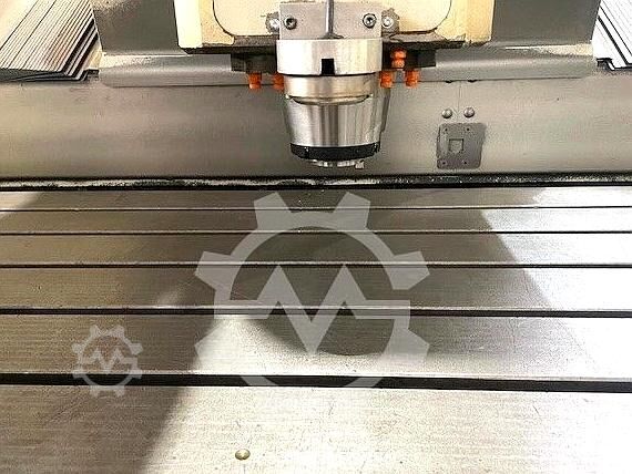 Vertikales Bearbeitungszentrum HEDELIUS CB 80 / 3200