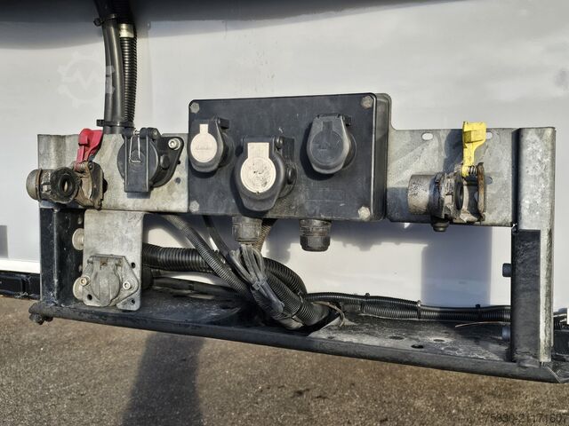 Refrigerated/frozen transport Vedecar LPRS 24 / LIFT AXLE / THERMO KING / TAIL LIFT
