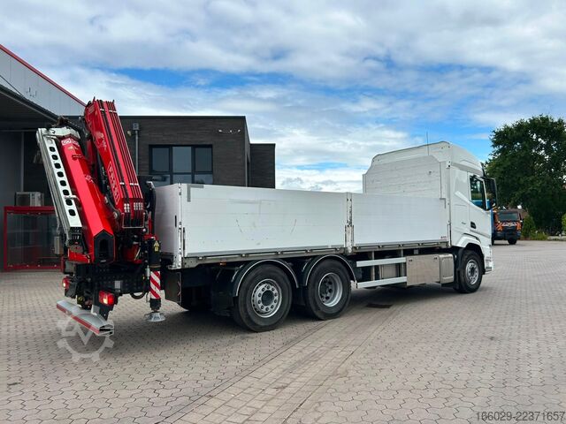 Flatbed truck DAF XF 480 Baustoffpritsche mit Fassi Ladekran F235