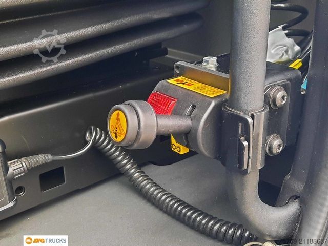 Gefahrgut LKW SCANIA R 460 2-Kreis-Kipphyd Retarder Standklima 2xTank