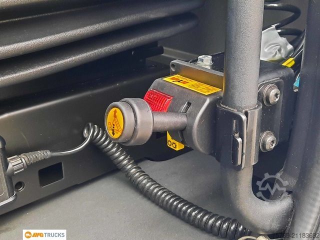 Gefahrgut LKW SCANIA R 460 2-Kreis-Kipphyd Retarder Standklima 2xTank