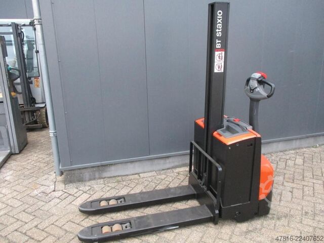 High lifting pallet truck BT SWE 080L