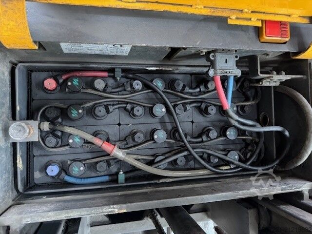 Pallet Stackers Jungheinrich ERD 220 -> Batterie aus 2019!