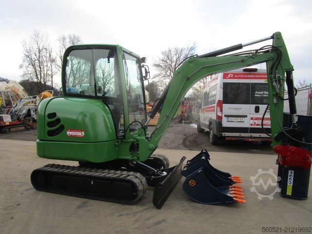Minibagger Terex TC25 - POWERTILT + mechan. Schnellwechsler + 3 NEU