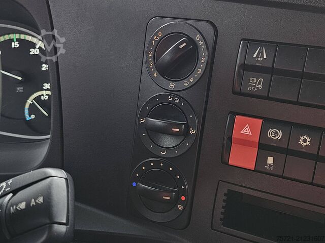 Plane MERCEDES-BENZ ATEGO 1530 AIRCO TAILLIFT