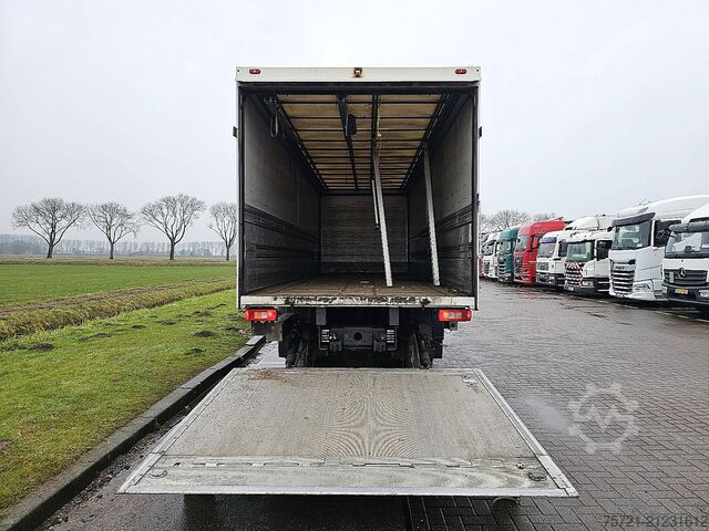 Koffer RENAULT T 460 6X2 STEERAXLE LIFT