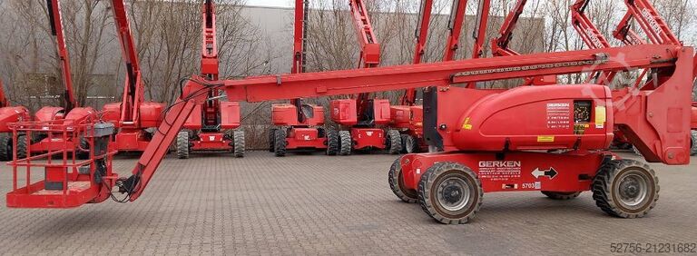 Gelenkteleskoparbeitsbühne JLG 800AJ