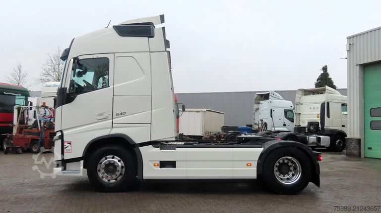 Standard-SZM Volvo FH 540 vin: YV2RT60A1JB881331 EURO6 2X FUEL TAN...