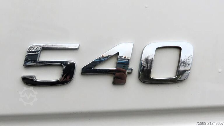 Standard-SZM Volvo FH 540 vin: YV2RT60A1JB881331 EURO6 2X FUEL TAN...