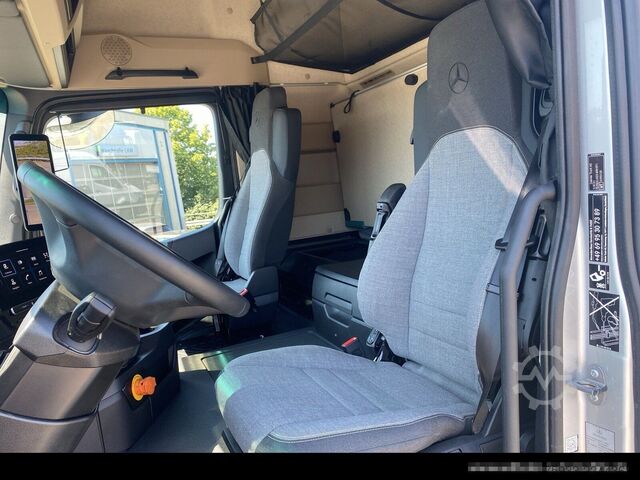 Standard tractor unit MERCEDES-BENZ eActros 400 4x2 HYDRAULIKANLAGE/NA/NAVI/KLIMA