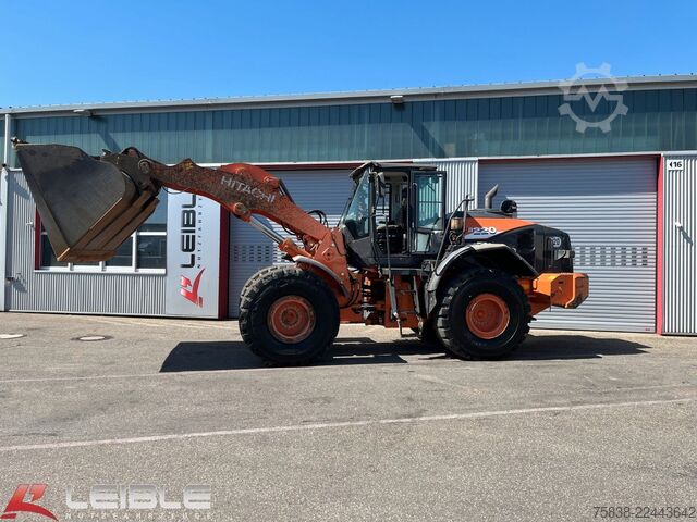 Wheel loader HITACHI ZW220-6*Klima*hydr. Schnellwechsler*11.000h*