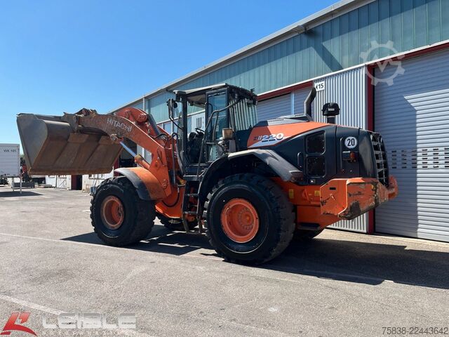 Wheel loader HITACHI ZW220-6*Klima*hydr. Schnellwechsler*11.000h*