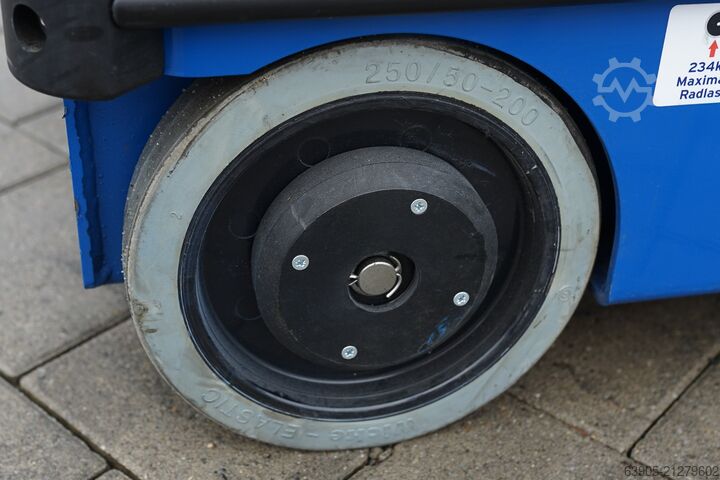 Vertikalmastbühne JLG Ecolift 2,2