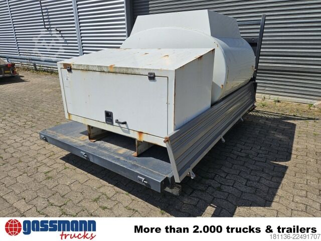 LKW mit Tankaufbau  Wassertank 2800L