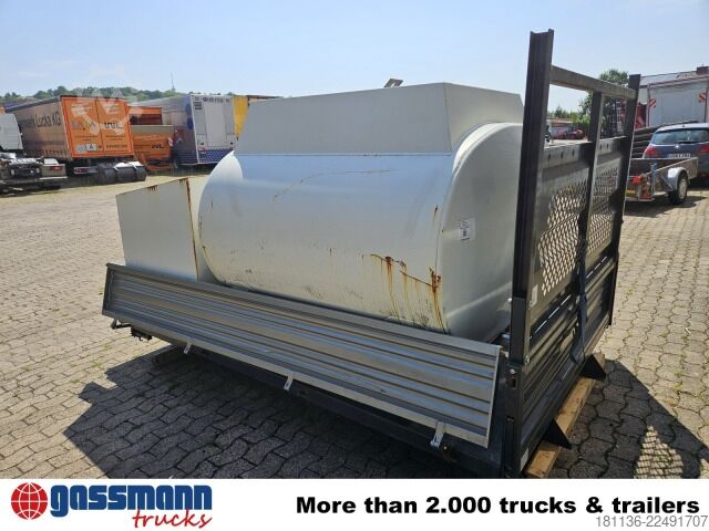 LKW mit Tankaufbau  Wassertank 2800L
