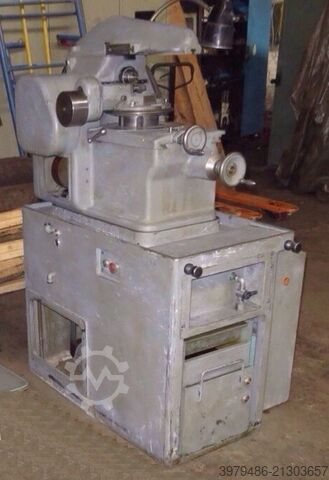 Gear hobbing machine Mikron 102.05
