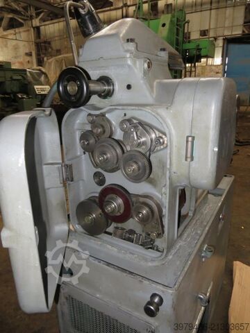 Gear hobbing machine Mikron 102.05