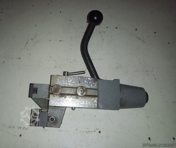 Gear hobbing machine Mikron 102.05