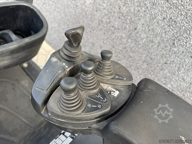 Linde H20D-01 Doppelhub 315, Seitenschieber, 6105 Betriebsstunden, VW-Dieselmotor, Baujahr 2015, Prü LINDE H20D-01 Duplo 315 Sideshift  6105UUR VW Diesel 2015  Keuring 7-2027