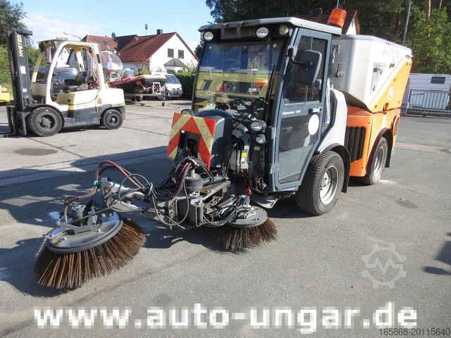 Kehrmaschine Hako CM 1600 Kehrmaschine 4x4 Baujahr 2018