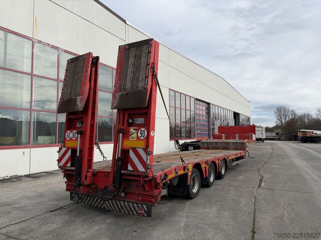 Low loader semitrailer Kässbohrer LB3E  3 Achs Satteltieflader, komplett überfahrbar