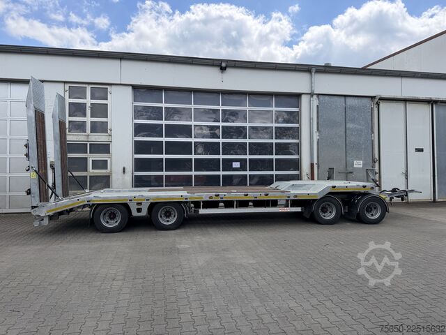 Low loader trailer Möslein TA4 Schwebheim  4 Achs Tiefladeranhänger, Neuwertig