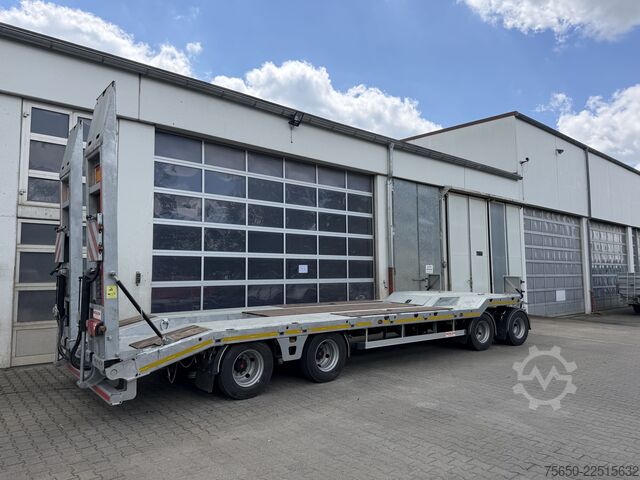 Low loader trailer Möslein TA4 Schwebheim  4 Achs Tiefladeranhänger, Neuwertig