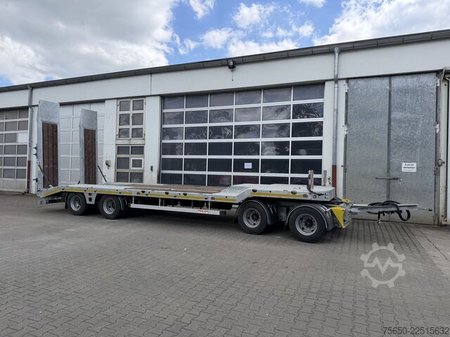 Low loader trailer Möslein TA4 Schwebheim  4 Achs Tiefladeranhänger, Neuwertig
