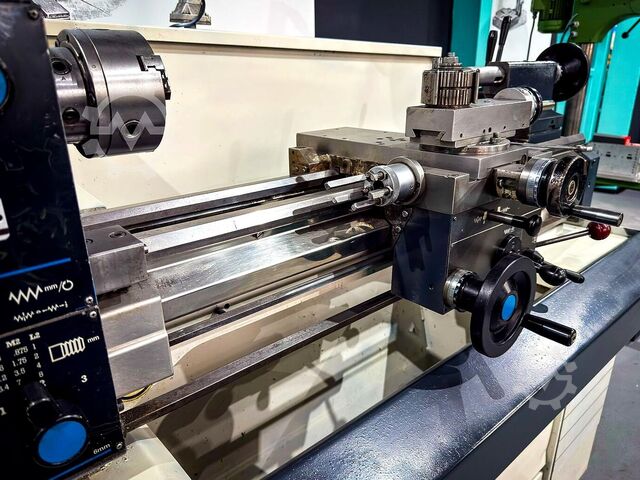 Lead and feed screw lathe COLCHESTER BANTAM VS 3500