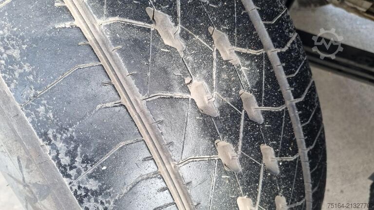 Tipper truck Volvo FMX 420 6x2 Bordmatik Thermo mit Kran